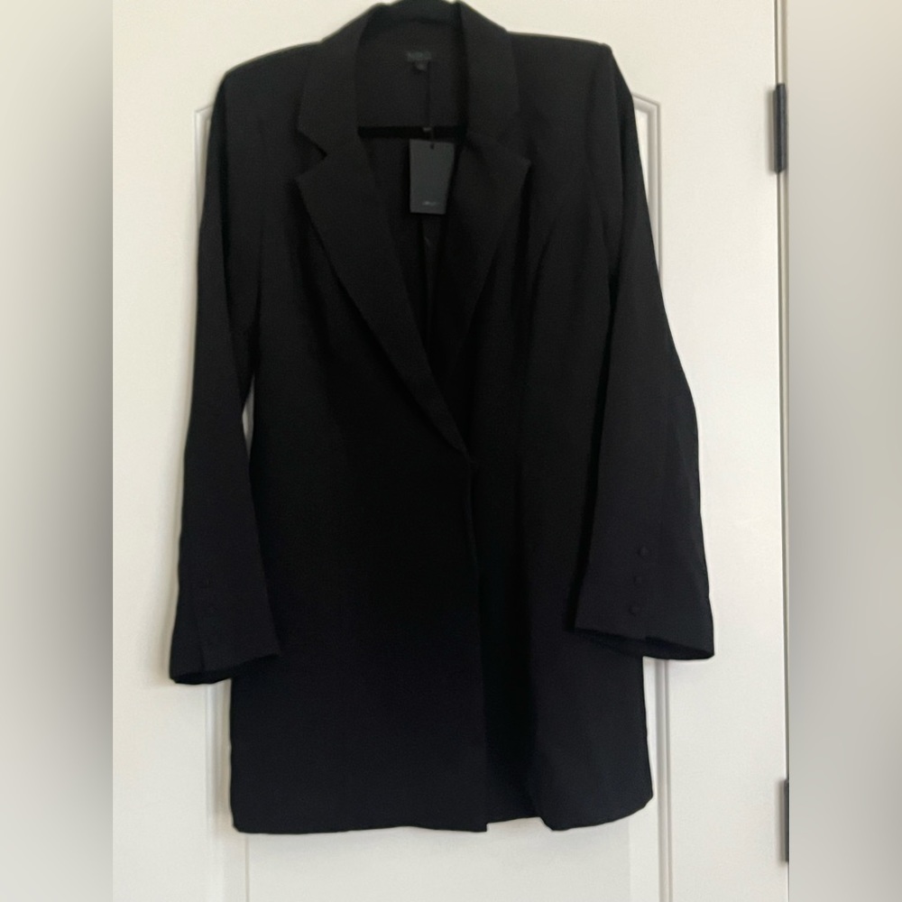 Como la flor suit dress. NBD. SZ small color: Black